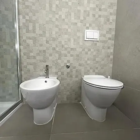 아파트 Modern And Spacious With View. *